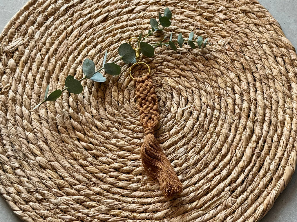 Macramé hanger