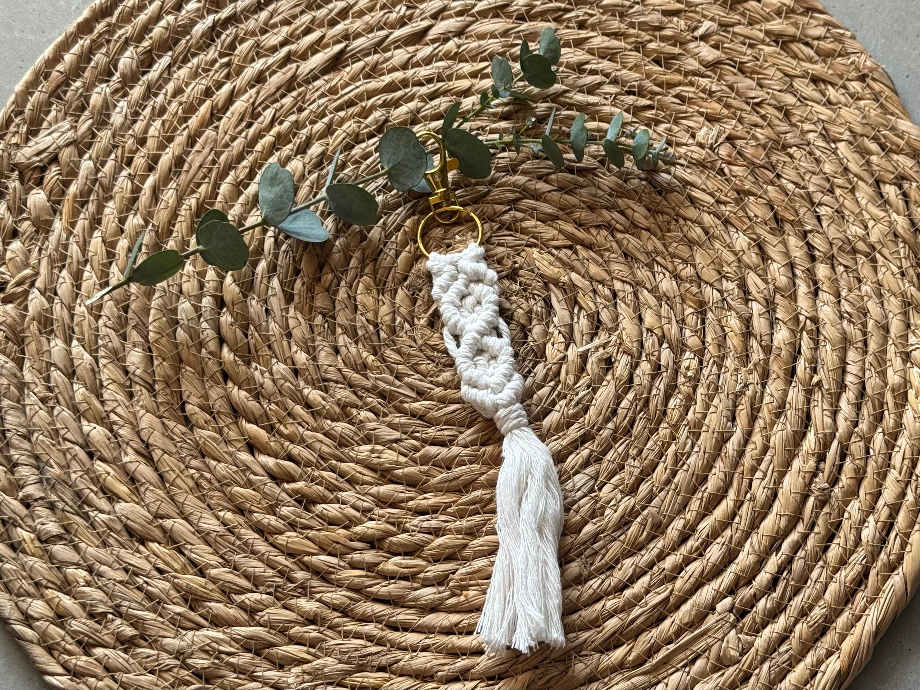 Macramé hanger